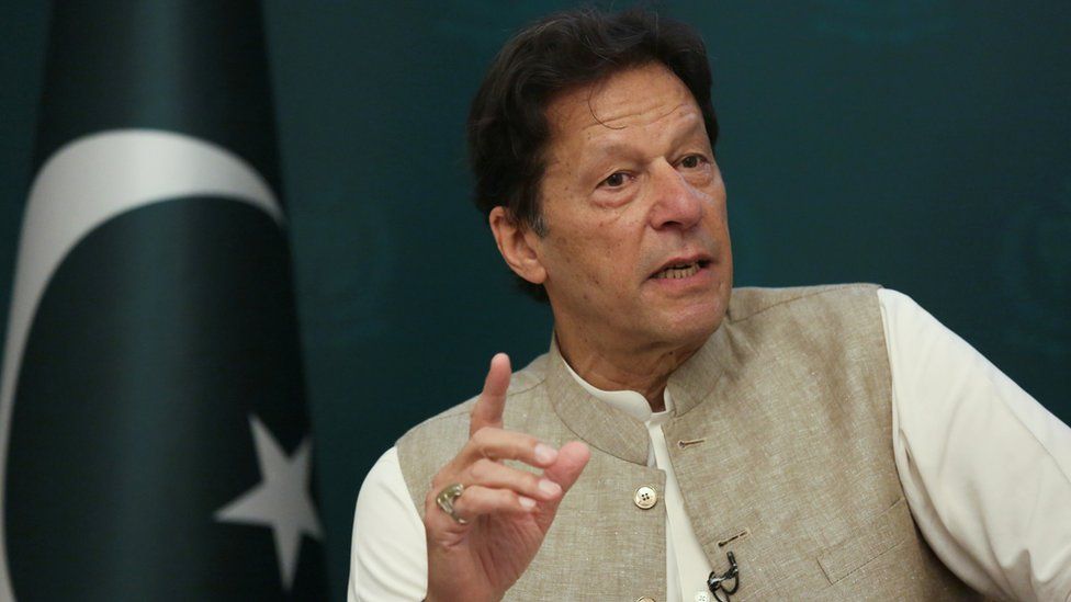 عمران خان: د افغانستان اوسني وضعیت پاکستان هم اغېزمن کړی
