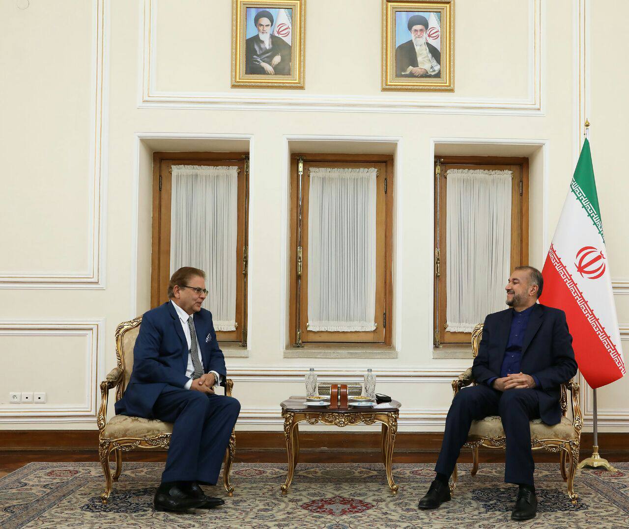 ایران: افغانستان کې د سولې او ټیکاو لپاره خپل ټول توان کاروو
