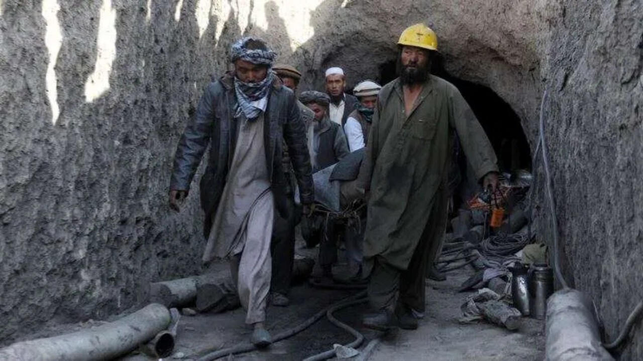 سمنګان کې له یوه کان د څلورو کان کېندوونکو جسدونه را و اېستل شول